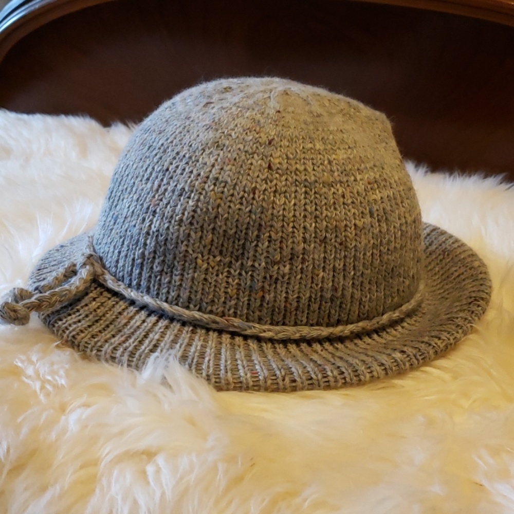 Ladies Hat - Picture 2 of 6